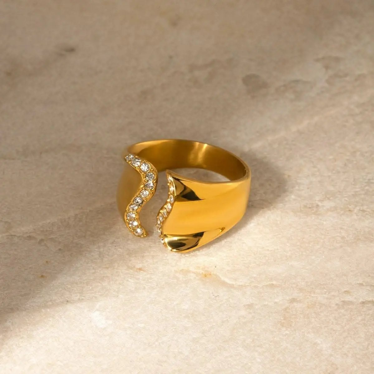 Elegant rhinestone bypass ring - Love Salve